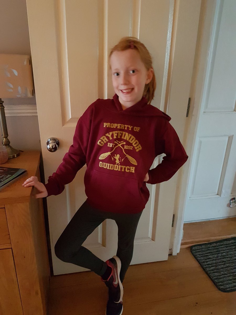 kitkatw's tweet photo. @FansofJWilson Happy birthday from one birthday girl (and a big fan of your books!!) to another! From Olivia W (9 today!!!!) https://t.co/YPJLpVbJNt