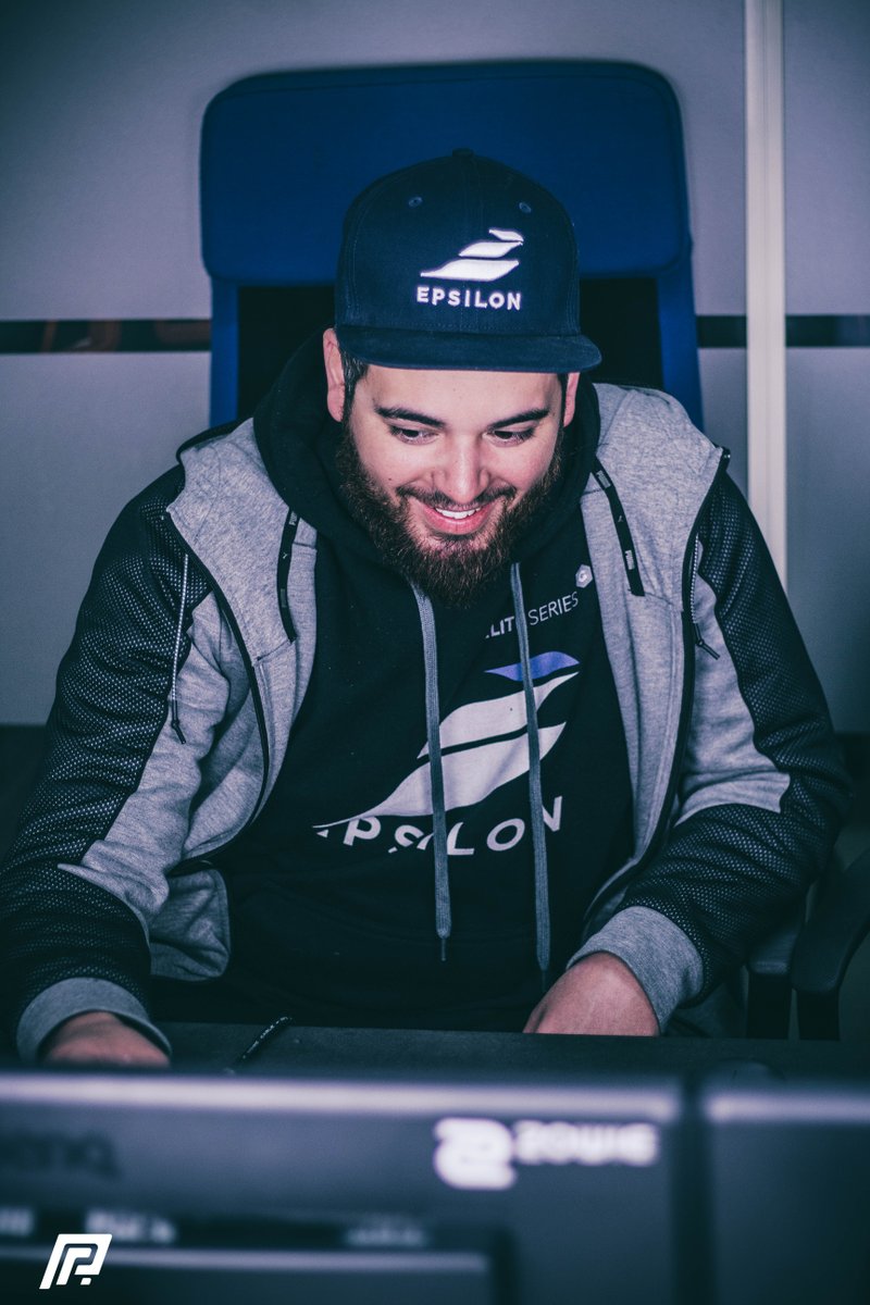 _AlexPerrin's tweet image. A la @EGO_Brussels pour le #Brusselschallenge notre @Keftaroz7 apporte sa joie et sa bonne humeur !