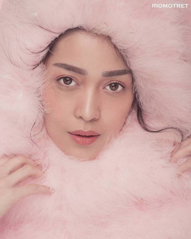 KapanLagicom's tweet photo. MAKIN CANTIK &amp; KURUS, GRACIA INDRI PHOTOSHOOT BARENG RIO MOTRET https://t.co/0C1j465UgR https://t.co/L8UXmZuEn6