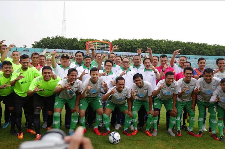 Kick Off Liga Pekerja Indonesia (LPI) brsm Inisiator LPI <a href="/cakimiNOW/">A Muhaimin Iskandar</a> Menaker <a href="/hanifdhakiri/">MHD</a> &amp; Menpora <a href="/imam_nahrawi/">Imam Nahrawi</a> di Gelora Delta Sidoarjo, Jawa Timur. 

Sll ada cara mjd lebih bermanfaat.