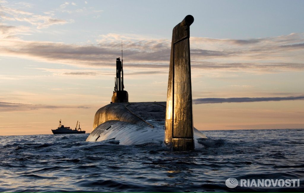 naglyph's tweet photo. They alwAys told me submarines can not sink or collide with another. Sonar and radar prevents this. https://t.co/qAFdJDwj1F