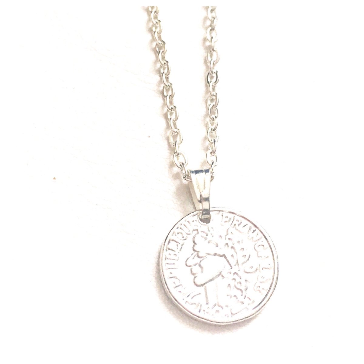 PrettyDJewels's tweet photo. Silver Coin Pendant Necklace https://t.co/aQpbzEGMsy #bohojewellery #handmade #PrettyDaintyJewellery https://t.co/V20dRQTEW1