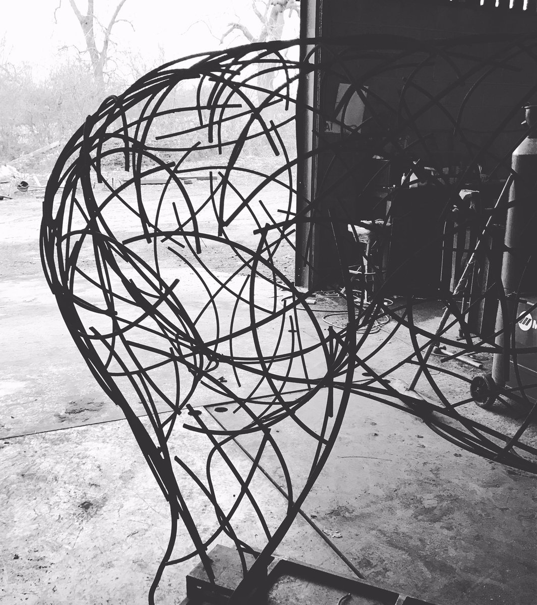 elliottoflondon's tweet photo. Working on the lion sculpture! #Sculpture #sculpturesunday #Sunday #NEWSculptures #comingsoon2018 #buckinghamshire #nextgeneration #Sculptor #CharlesElliott #Buckinghamshire https://t.co/Fm9ii3BZfx https://t.co/SZ5uR07Hxk