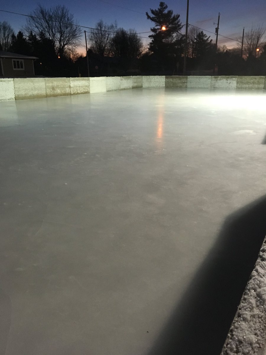 rogerfudgerer's tweet photo. Rink and mini-oval are open at RalphPark.  Check out https://t.co/1yddYghD76 for status throughout the year.  #stittsville @OttawaRinks https://t.co/zWBpGDIhV6
