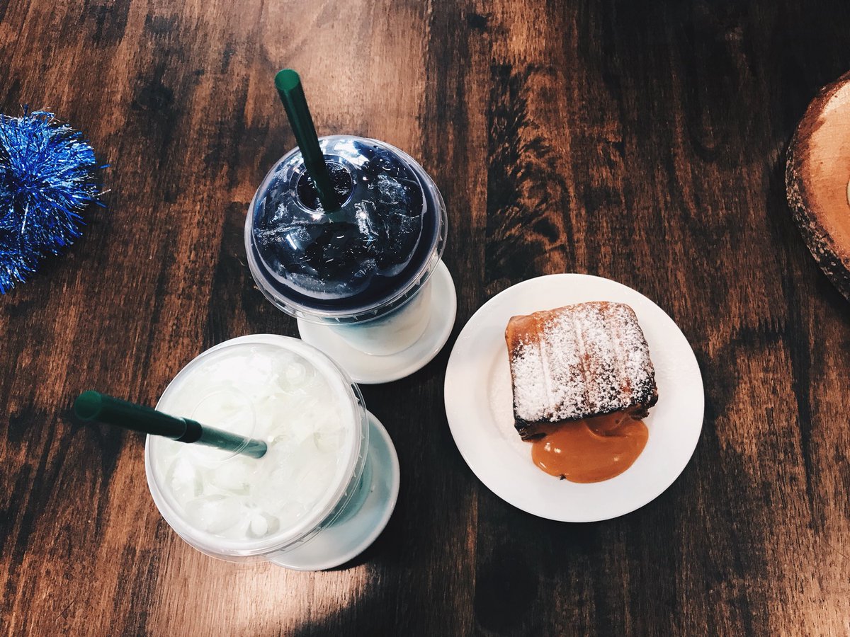 iinDep_P's tweet photo. ยอมอดข้าวเพื่อมากินขนม 😄😋💕#thesimple #reviewchiangmai #ทีมแม่โจ้ https://t.co/qFjyxYPs1M