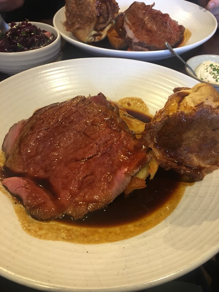 weefoodtaster's tweet photo. Sunday lunch @ScranandScallie , needless to say there was nothing left on the plate after 20min! So tasty, so filling and the quince cobbler was so refreshing #sundayroast #beef #gravy #yorkshirepudding https://t.co/YWYW9I51XJ