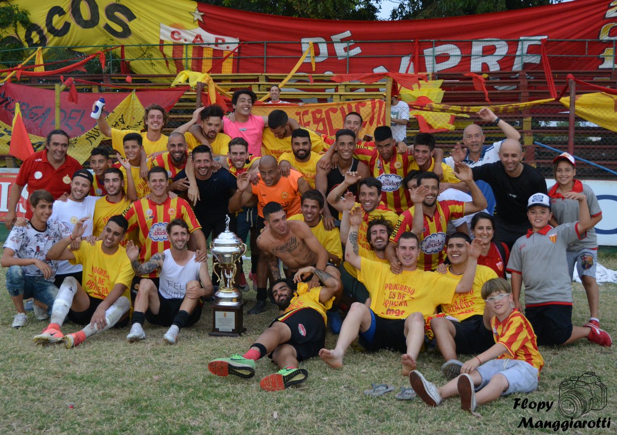 FloManggiarotti's tweet photo. #SegundaDivisión | Así celebraba @ProgresoOficial el ascenso a Primera División, mirá la galería completa https://t.co/ZSTYTDjMkS https://t.co/J0mIPTQON0