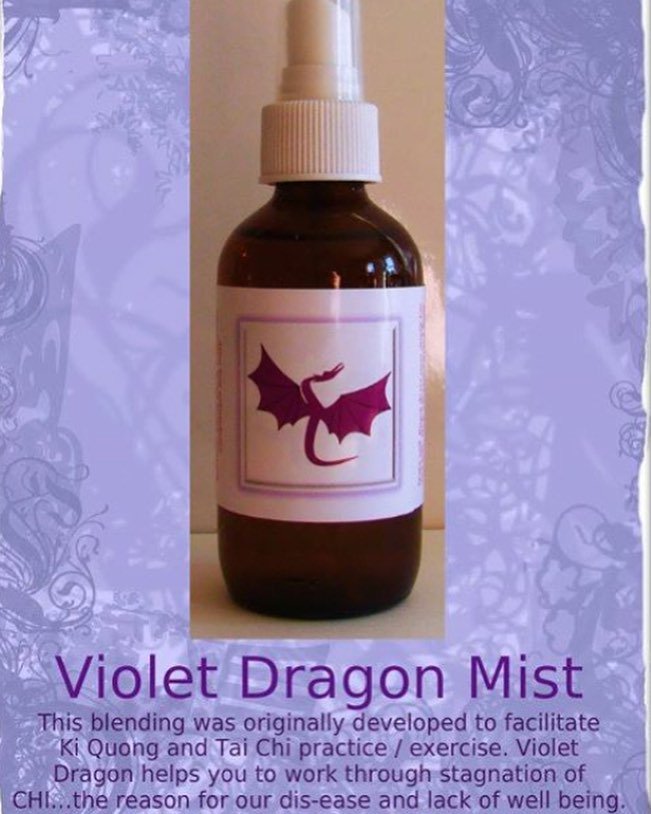 DaughtersofIsis's tweet photo. Violet Dragon > Bulgarian lavender, sweet basil, violet lf & dragon’s blood ruby oil. Open your Chi flow! Excellent REIKI assistant! #essentialoils #violetdragon #zen #ayruveda #reiki #reikihealing #chakras #homeopathy #daughtersofisis #healing #yoga https://t.co/Muh7Mkpx95 https://t.co/jq7mwo34SS
