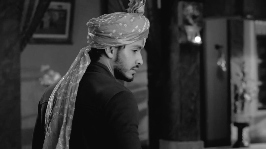 amirthalakshmi3's tweet photo. I Vote #ParamSingh for #Ghulaam #TVPersonality2017 @SabrasRadio @BizAsia @RajBaddhan @8paramsingh 
The world is yours!!❤ https://t.co/R2yOqDB2jL