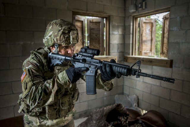 USArmy's tweet photo. 'Don't come here unless you are prepared: #USArmy Sniper School sets a high bar for candidates. 

read more here: https://t.co/qkngYmngxt https://t.co/ZPumYvIsi8