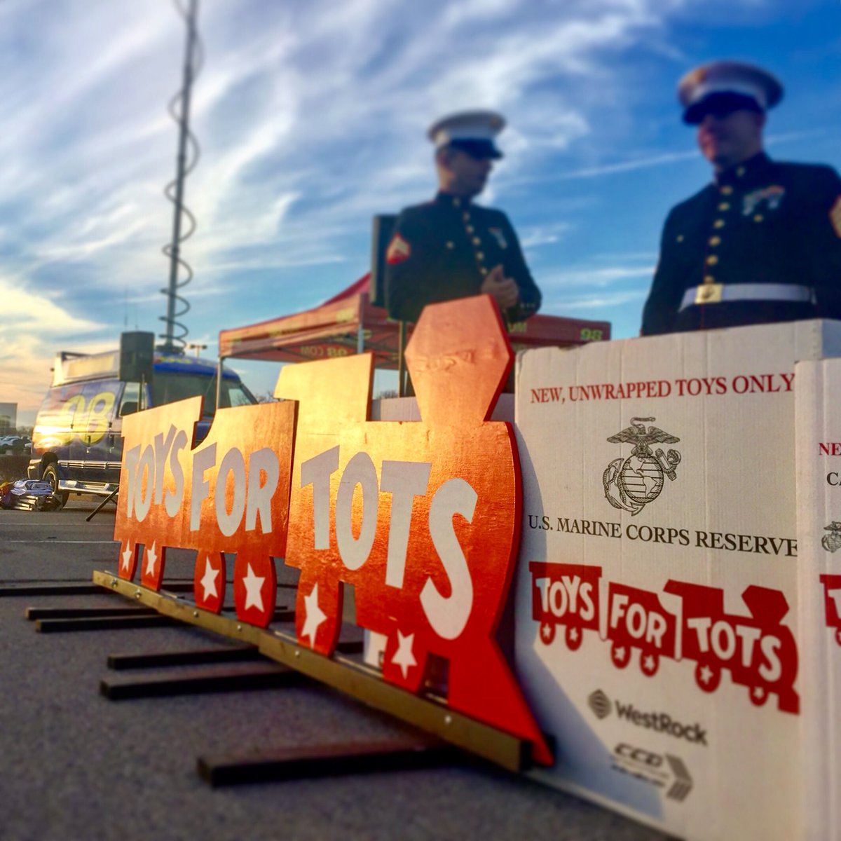 Another great weekend with <a href="/Y98/">Y98</a> and the <a href="/USMC/">U.S. Marines</a> collecting toys for #toysfortots. Seriously blown away by the generosity of people in #STL