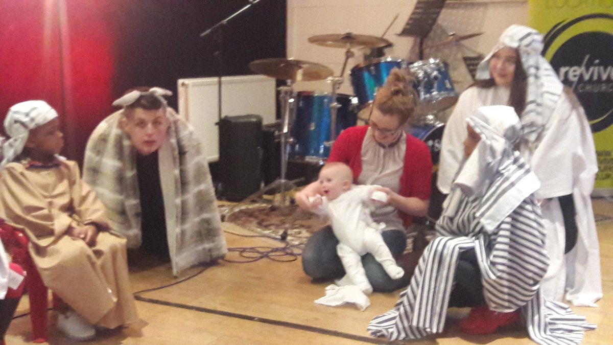 steve_p_green's tweet photo. Well done to @bazzuka1966 & team ...Keeping Jesus at the centre of Christmas with the Revive Kidz Goole ...followed by a meal & quiz! @ReviveChurchUK #DiscoverChristmas https://t.co/kY0mb7kfRp