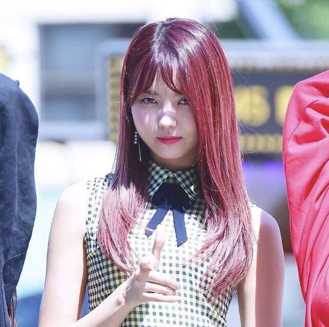 kmkm_1229's tweet photo. 나영언니 생일 축하해요~~~🎉
우리 리더 너무너무 좋아해요💓 https://t.co/sFqa83EdD5
