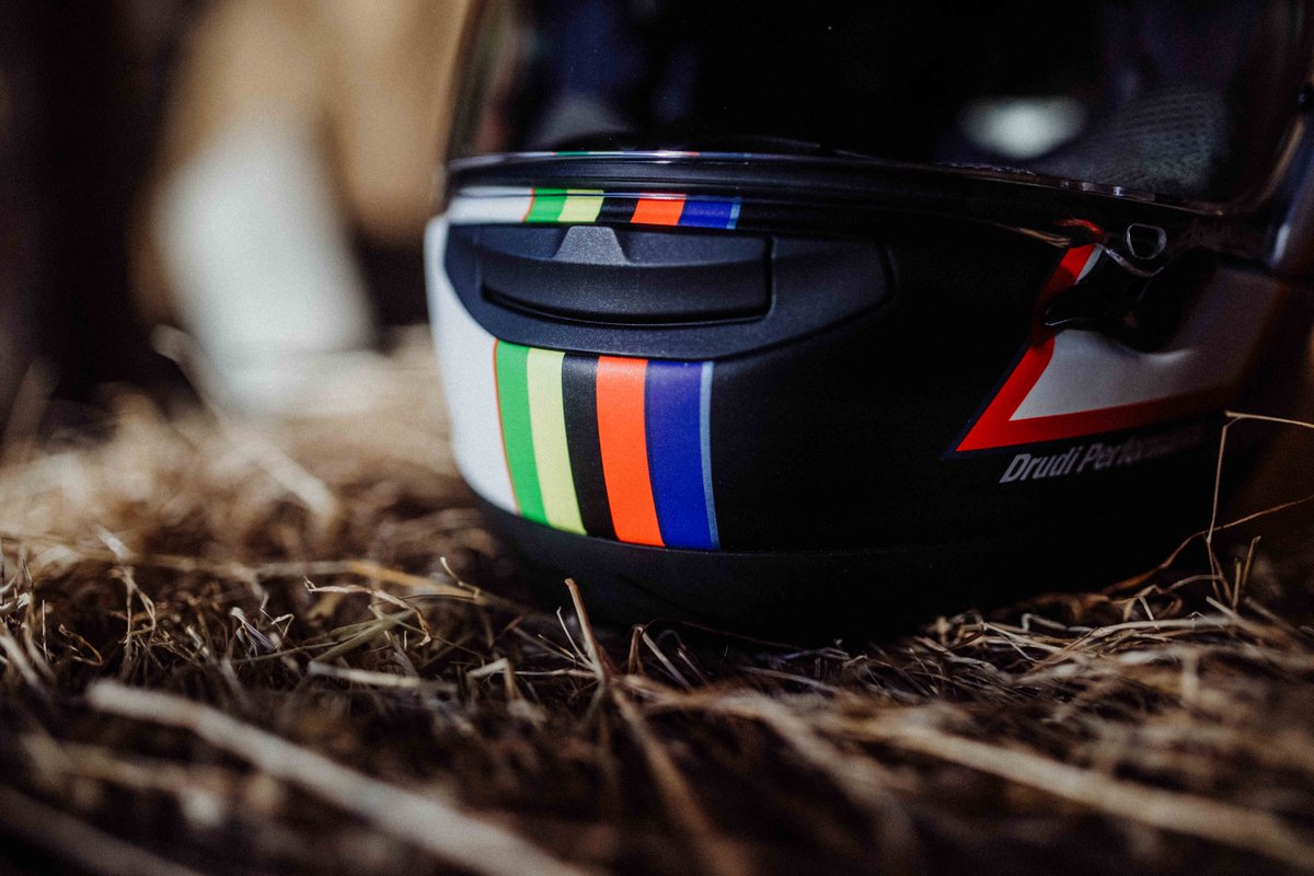Check out this Arai RX-7V full face helmet
BUY YOURS HERE >>>> bit.ly/2yi0S8o
msgbikegear.co.uk
#bike #bikelife #motorbike #northeast
#bikeshop #motorbikeshop #bikesoftheworld #bikegear
#motorbikegear #bikeaddict
#ukbikeshop #helmet #arai #araihelmet