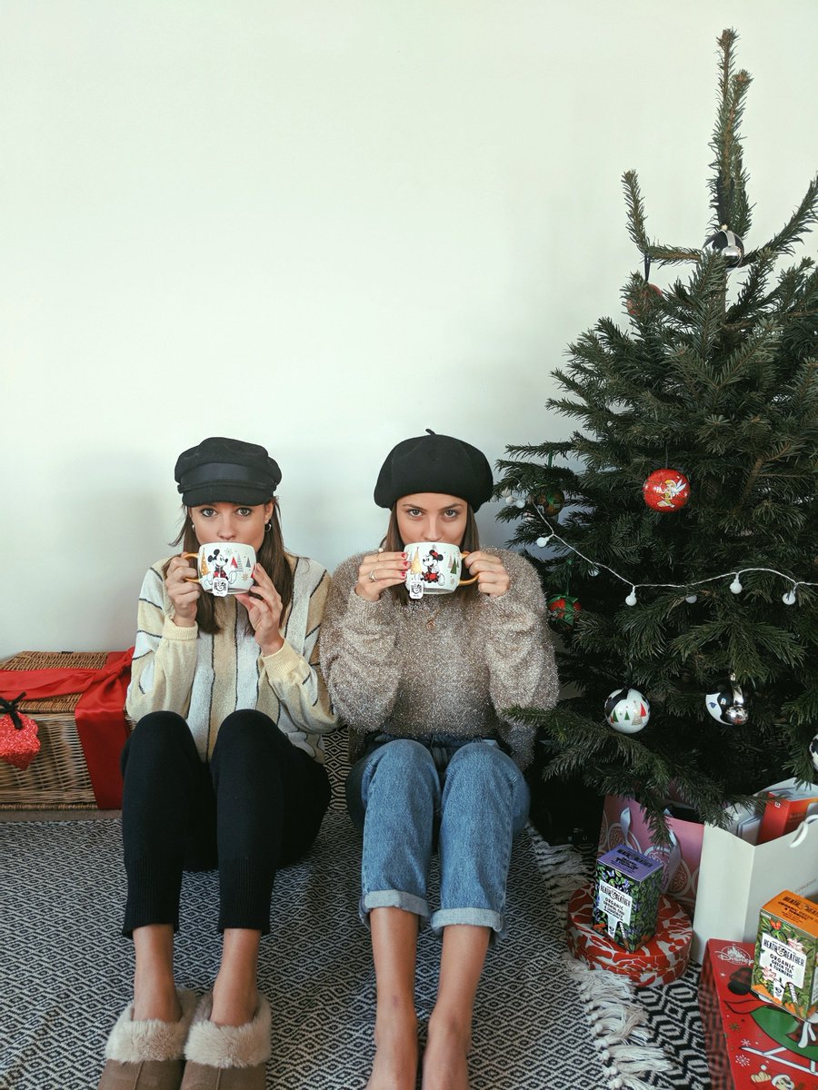 We're giving away a LUXURY CHRISTMAS HAMPER with <a href="/HeathHeatherTea/">Heath & Heather</a> all you need to do to enter is LIKE and RT this photo! More details on the blog collyertwins.com. Winner announced on Tuesday 19th