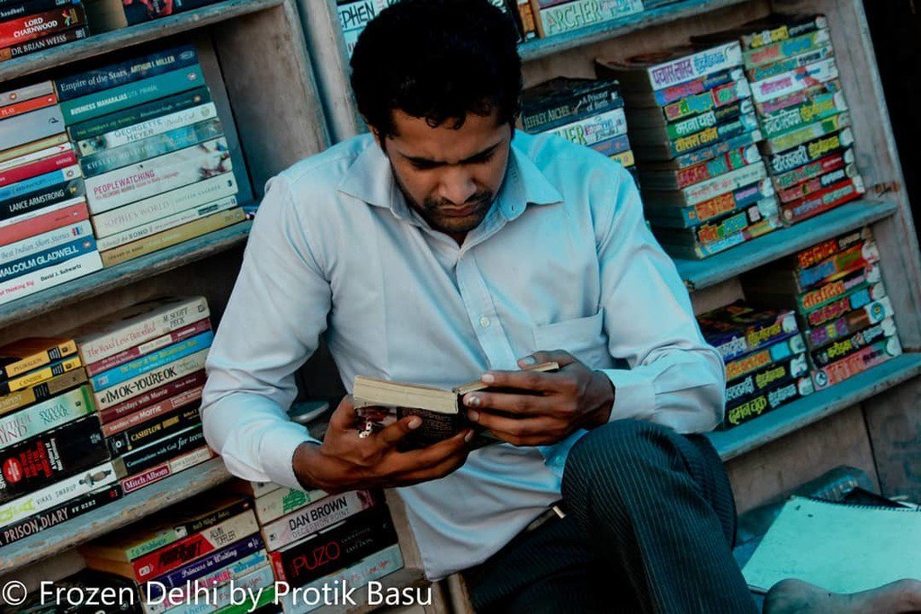 A job I always wanted to have.. As Confucius would have understood, I wouldn't have worked a day!

#frozendelhi#delhi #delhigram #sodelhi#yin_india #streetphotography #wearegurgaon #street #photooftheday#shootsomeone #bookstagram #books #bookshelf #books… ift.tt/2zjdyQe