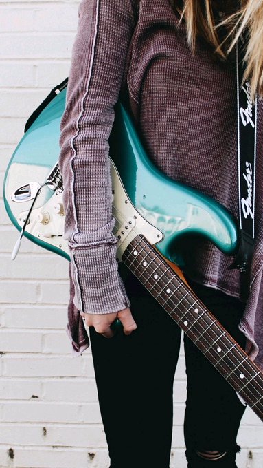 Гитара &mdash; как&nbsp;человеческая душа, передающая послание миру всего через шесть струн. https://t.co/1Un8D<a href="/tag/govegan"class="tags"><span>#govegan</span></a>