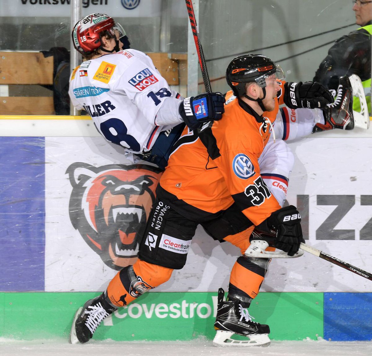 Nach langer Verletzungspause. Endlich! Erstes Spiel als #grizzly 🐻. Tolles Gefühl! <a href="/grizzlys_wob/">Grizzlys Wolfsburg</a> #sieg #wobvsber #DEL #Wolfsburg