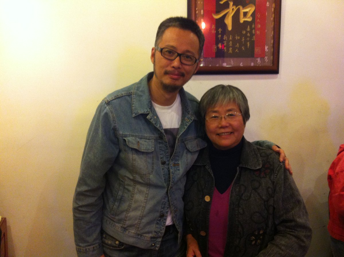 wlh8964's tweet image. 那年在帝都，#華涌 被勞教一年三個月剛出來不久。第一次聚會，在亮馬橋附近。一米九的大帥哥，做的事驚得天都嘆贊了，遇朋友夸赞卻有些羞澀無措。#贊華涌