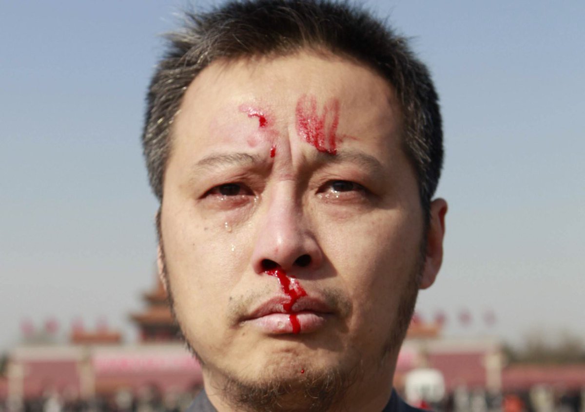 wlh8964's tweet image. 那年在帝都，#華涌 被勞教一年三個月剛出來不久。第一次聚會，在亮馬橋附近。一米九的大帥哥，做的事驚得天都嘆贊了，遇朋友夸赞卻有些羞澀無措。#贊華涌