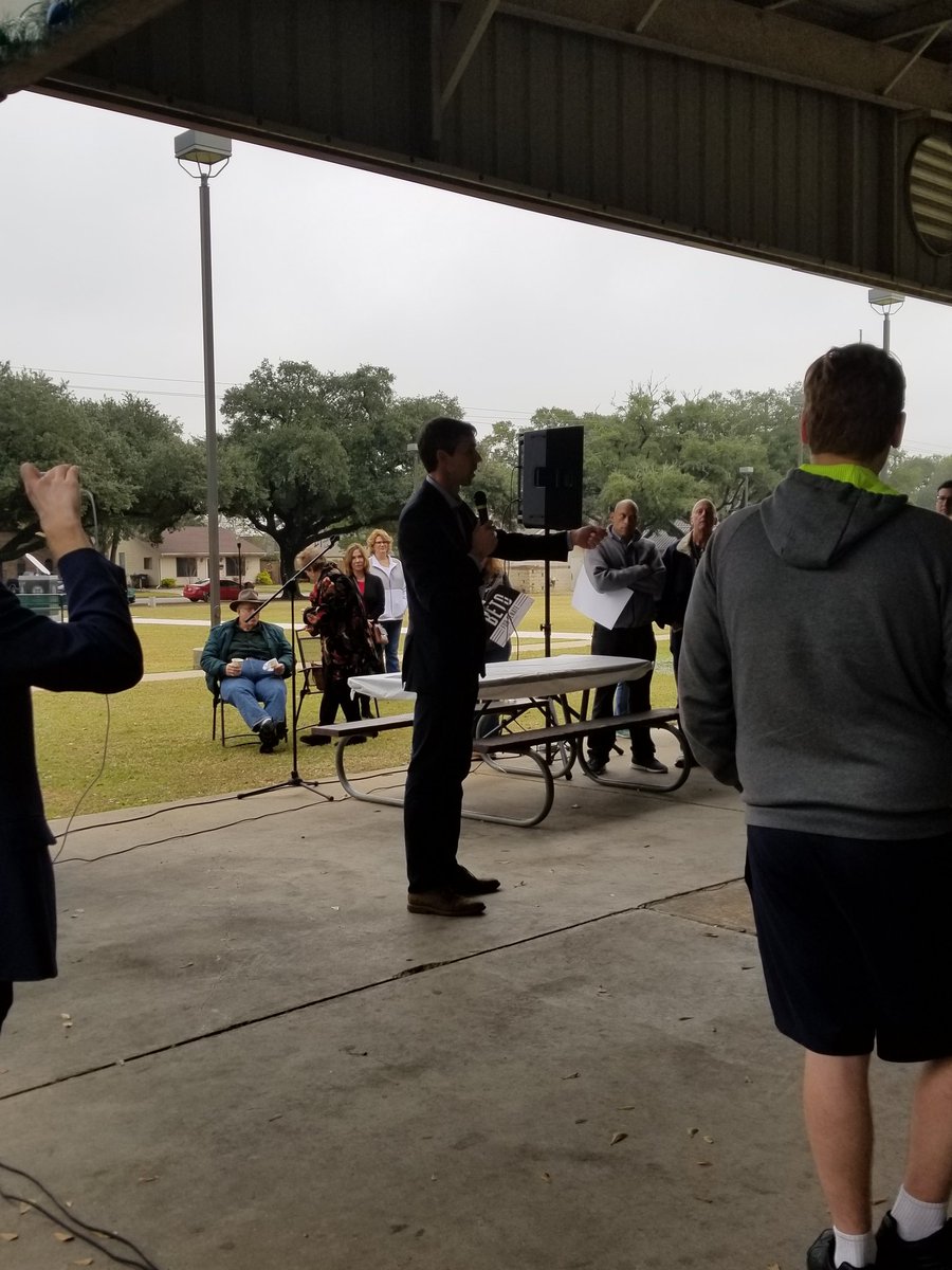 Out in Sealy listening to <a href="/BetoORourke/">Beto O'Rourke</a> with <a href="/WalkerforTx10/">Tami Walker</a> #GOBeto