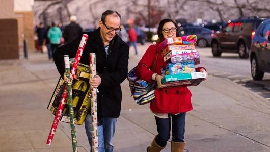 gevggevg's tweet photo. Holiday shoppers are feeling generous this year, retail sales are poised for big gains  . https://t.co/VORhAzUTVY
#holidays #shopping #retail #marketing #promotion #gifts #finance #sales https://t.co/gGXtNlHLJS