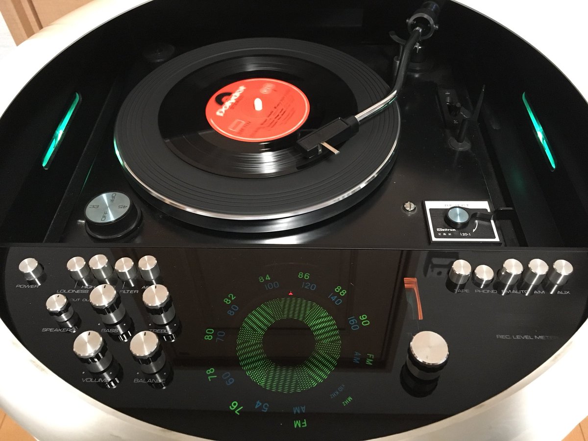 三共無線でウェルトロン2007 (WELTRON 2007)というカセット、ラジオを