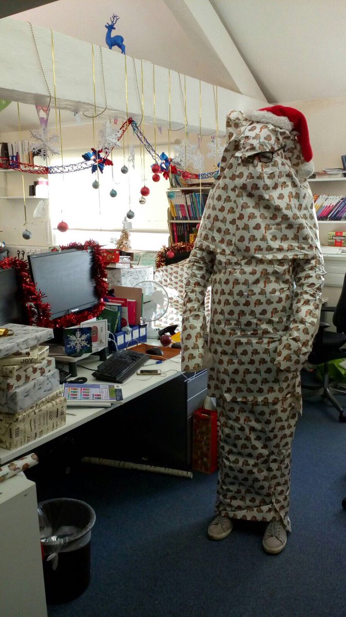 matteoOJ's tweet photo. Itβs Christmas in a week and a day #wrapmyselfinpaper @scott_mills @Chris_Stark https://t.co/iuXuGKbcps