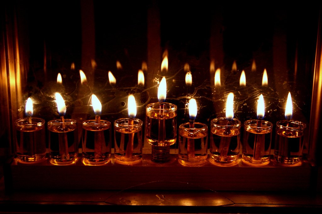 OgenIsrael's tweet photo. Bring light to low-middle income Israelis this #Chanukah #Hanukkah ! Partner with us and make a meaningful difference to #Israelis struggling to build a stronger #financial future https://t.co/966O0Xm4X3 #loans #impact #Israel https://t.co/wvfue7fJEc