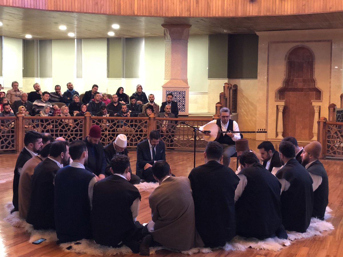 meryilmaza's tweet photo. Güzel Sanatlar Genel Müdürü Doç. Dr. Murat Salim TOKAÇ Beyefendi'nin katılımıyla #irfa Musiki Topluluğu tarafından icra edilen tekke musikisi meşki programı canlı yayında: #KonyadaGüzelŞeylerOluyor 
https://t.co/MXOaqulheM… https://t.co/c03RAtXmEW