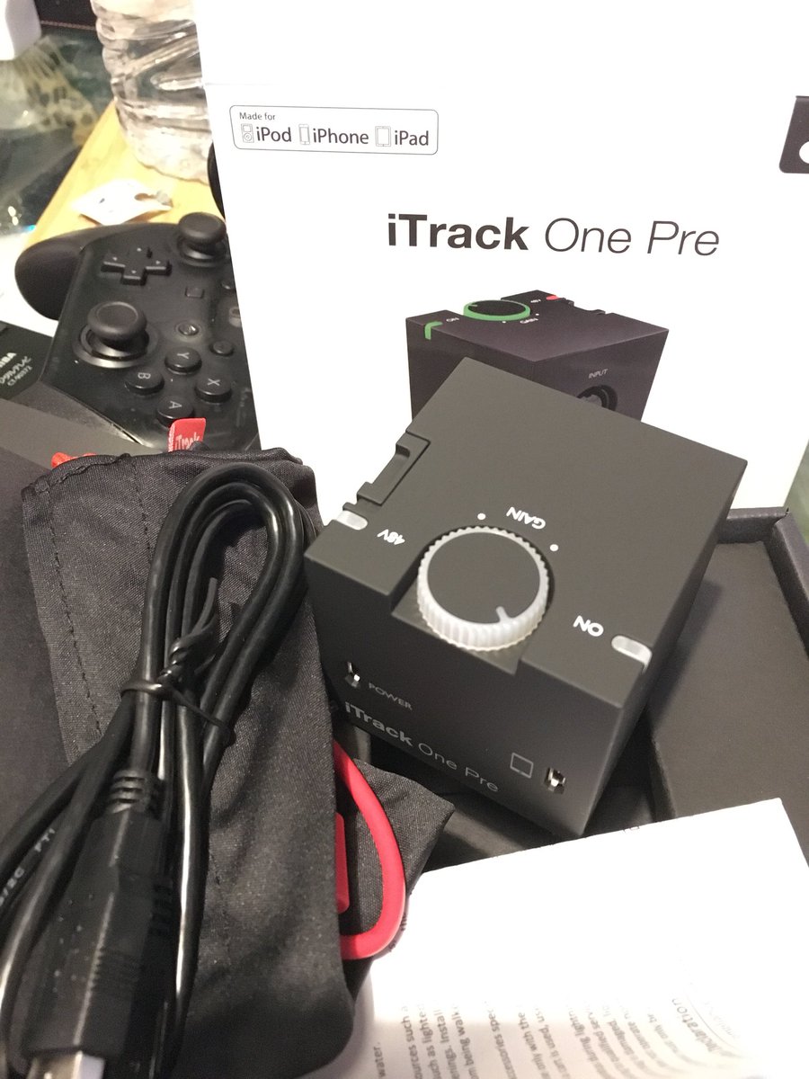 batakesan_san's tweet image. 気になってたforcusriteのiOS用オーディオインターフェイス、安くなってたからついに買ってしまった！！

が、使い方がわからず積んでる。
どーしよ( ˘ω˘ )
#forcusrite 
#iTrackOnePre