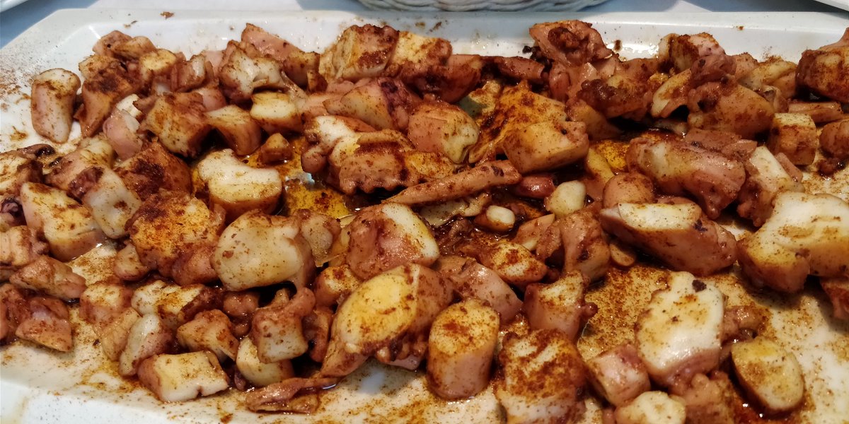 andreuibanez's tweet photo. Que mal se come en #logroño y sin amistad #Foodporn engineering by Padre Mario con ayuda de Marcos del @GDGAlmeria y @juannietogarcia #devfest17 #PadreMarioFanClub #devfest17GDGLaRioja https://t.co/usJUGQMvAh