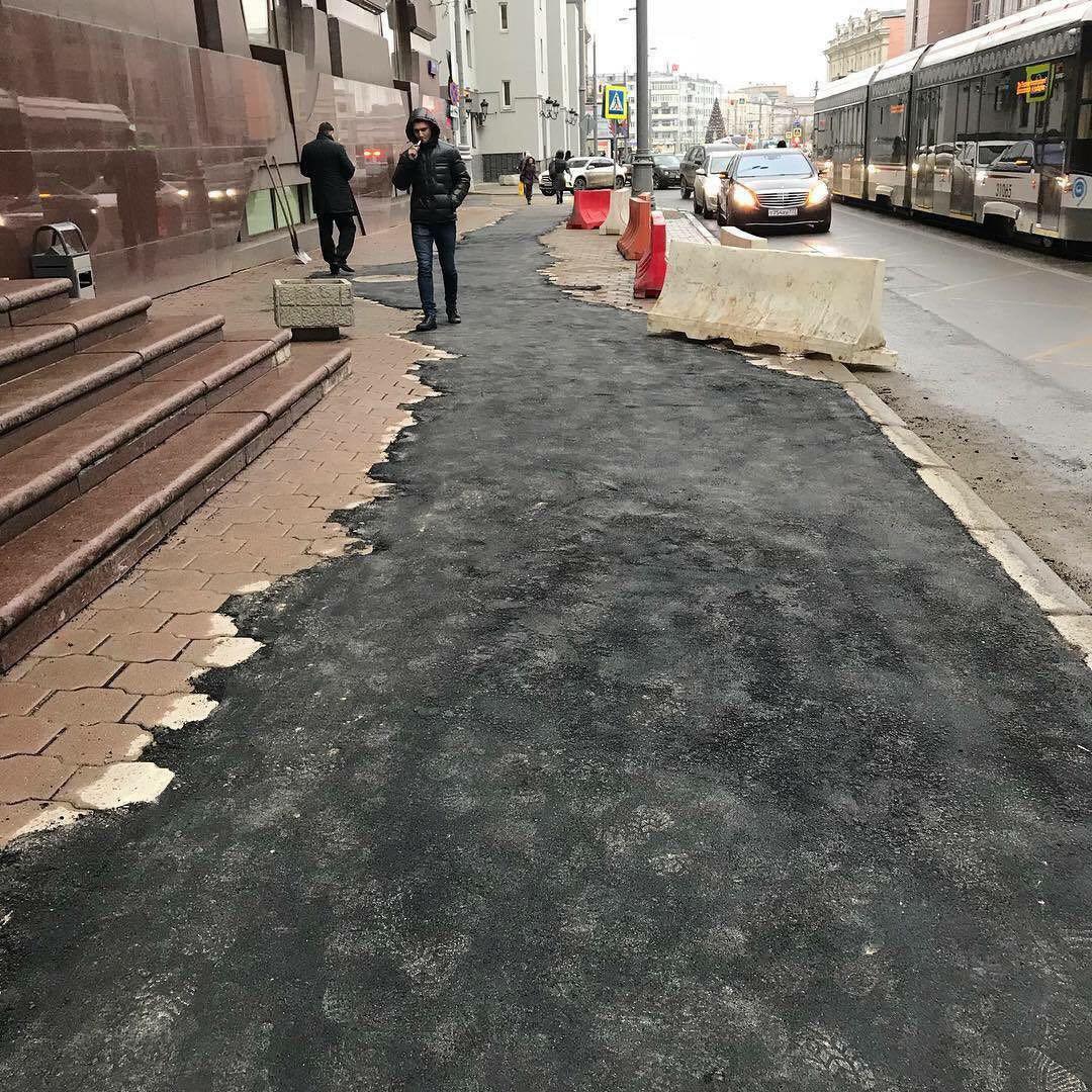 в москве положили асфальт на плитку