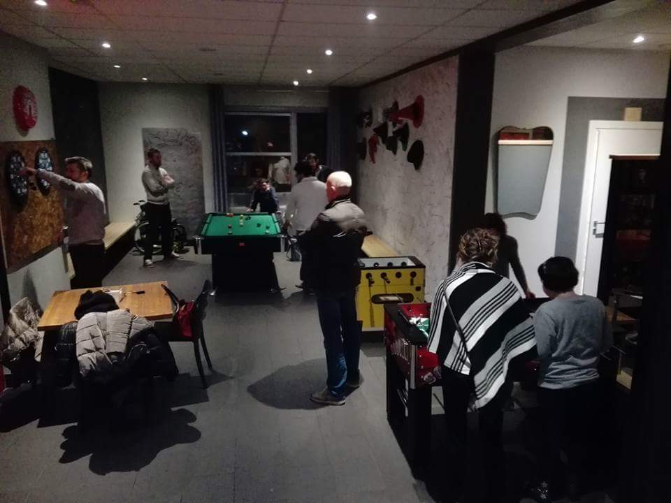 Strafess1's tweet photo. Dopo una buona cena ....ludotime!
#ludotime #ludopub #iseolake #clusane #lifeisagame https://t.co/2eG6DL83Eq