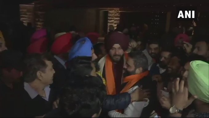 ट्विटर पर छबि देखें