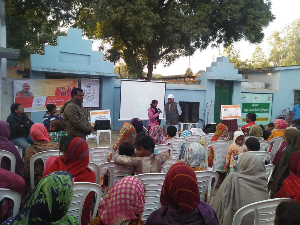 DNO_AMETHI's tweet photo. Lpg Panchayat conducted at Vill Patti Rahey Kaithval, Distt. Raebareli @HPCL @dpradhanbjp @AshutoshJindalS @MustyalwarShyam @RajeshKTiwary1 @yourschaudhary @iammohitdhawan @Rg03Goel https://t.co/VArUKSy8f1