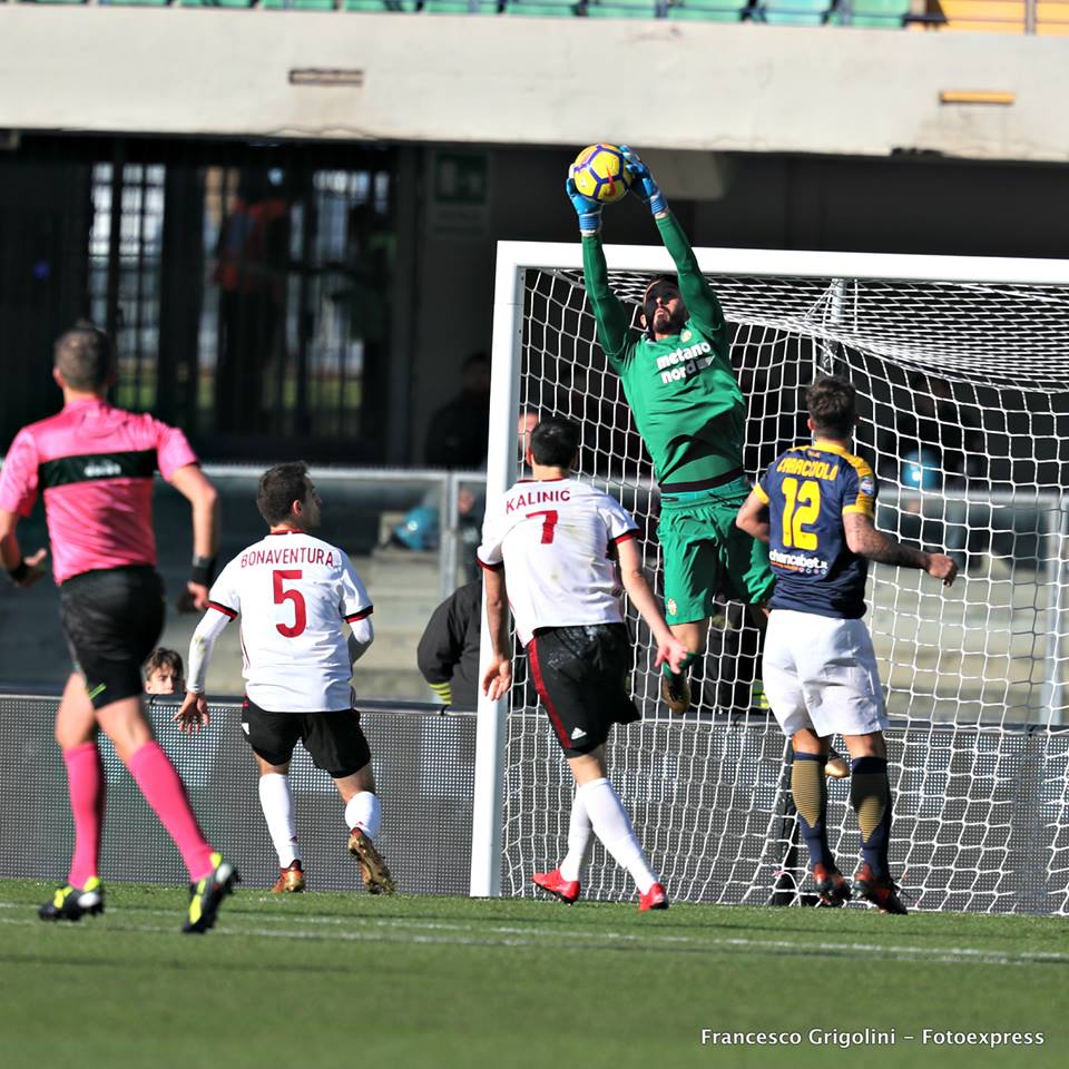 HellasVeronaFC's tweet photo. 📸 Gli scatti di #VeronaMilan 3-0
#DaiVerona! https://t.co/o4gHJnAVdN