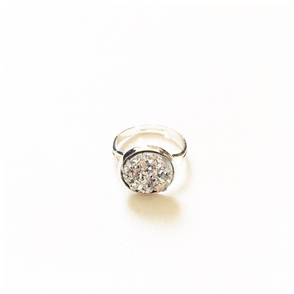 PrettyDJewels's tweet photo. Silver Faux Druzy Ring https://t.co/863YYXbb4s #handmade #Shopify #bohojewellery #Style https://t.co/lOeReXJFFz