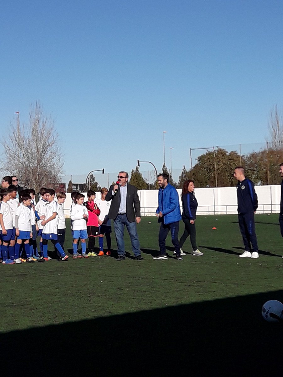 En la presentación del <a href="/AUCATARROJA/">ATHLETIC CATARROJA</a>, buen ambiente y fomentan el deporte inclusivo! Enhorabuena a José Luis y su junta directiva

🙄👍