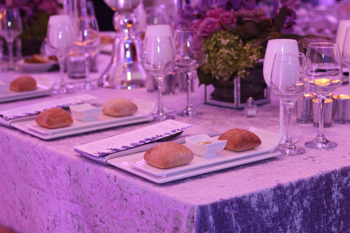 decorielevents's tweet photo. Transforming the entire house into a whole new world! That vibe when the flowers, tablecloths and lighting matches the theme so beautifully. https://t.co/sWfowmbetu