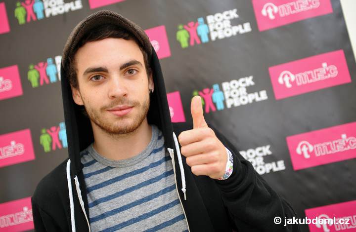 LooccaCZ's tweet photo. Taylor York is a gift for music. We should appreciate him not only on his birthday. But anyway, have a great and happy one T! We love you. #HappyBirthdayT https://t.co/BfHfs9jePB