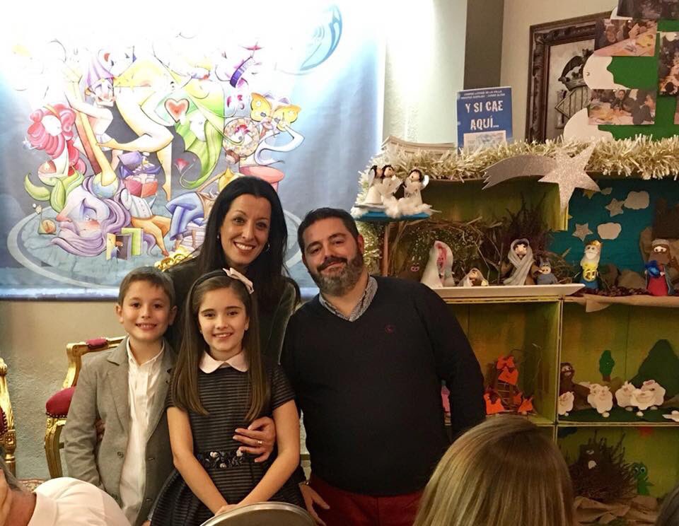 Ayer celebramos nuestra tradicional "Cena de Navidad". Decoración navideña, platos ricos ricos y buena compañía. #mg44 #navidadfallera #fallas