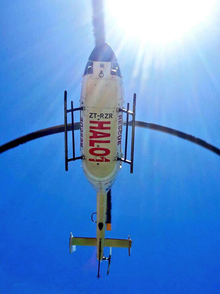 HALO_Aviation's tweet photo. HALO 1 Trauma Team - Extremely busy night with 2 lifesaving missions : critical patients airlifted from Carletonville &amp; Roodepoort to Johannesburg facilities. #makingadifference #HEMS #REALHEROES #BK117 @FatalMoves @_ArriveAlive https://t.co/ZsXiVeMM13