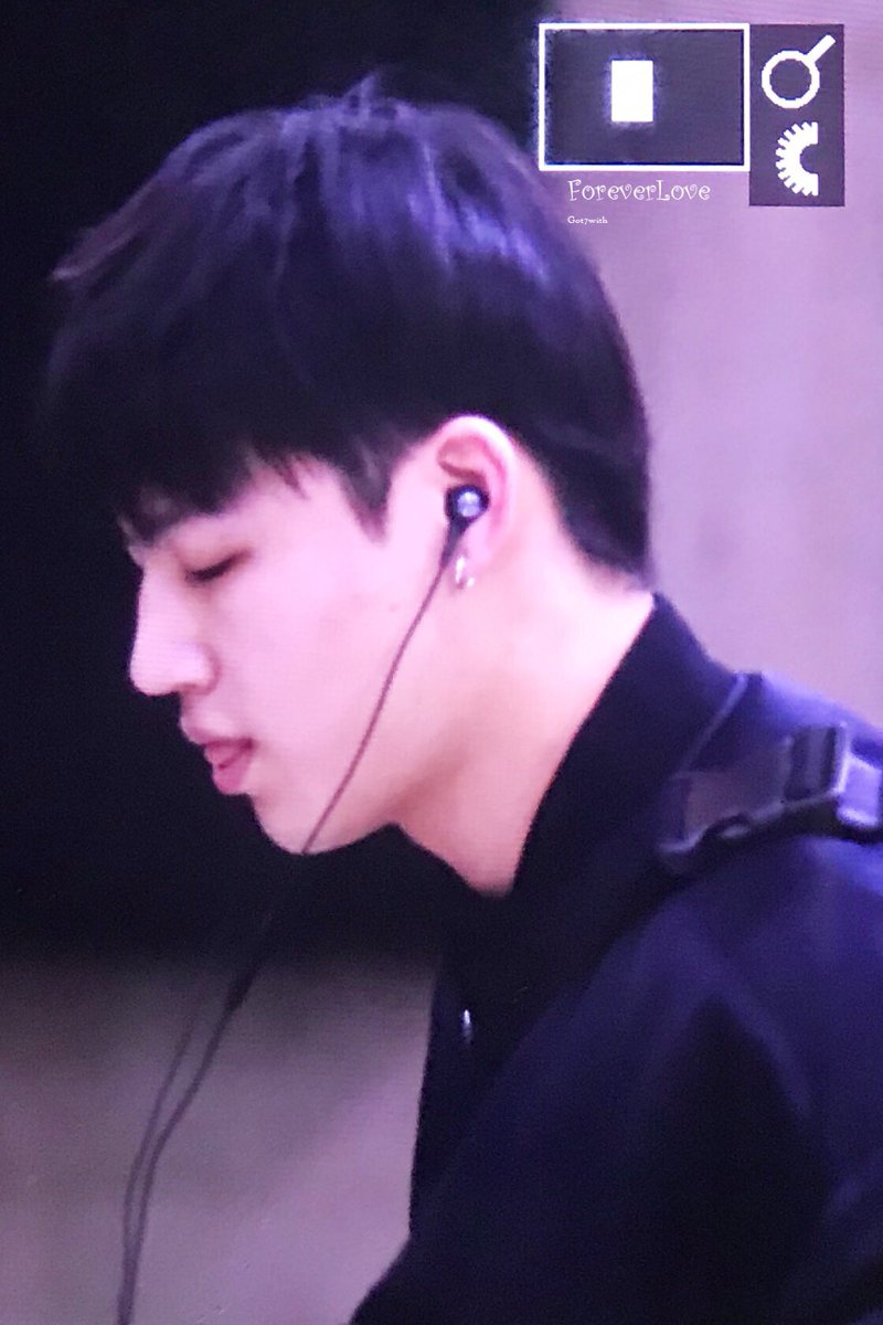 Got7with's tweet photo. 171217 GMP
잘자요🌙
#갓세븐 #GOT7 #재범 #JB #DEFSOUL https://t.co/X8W6MaiBA8