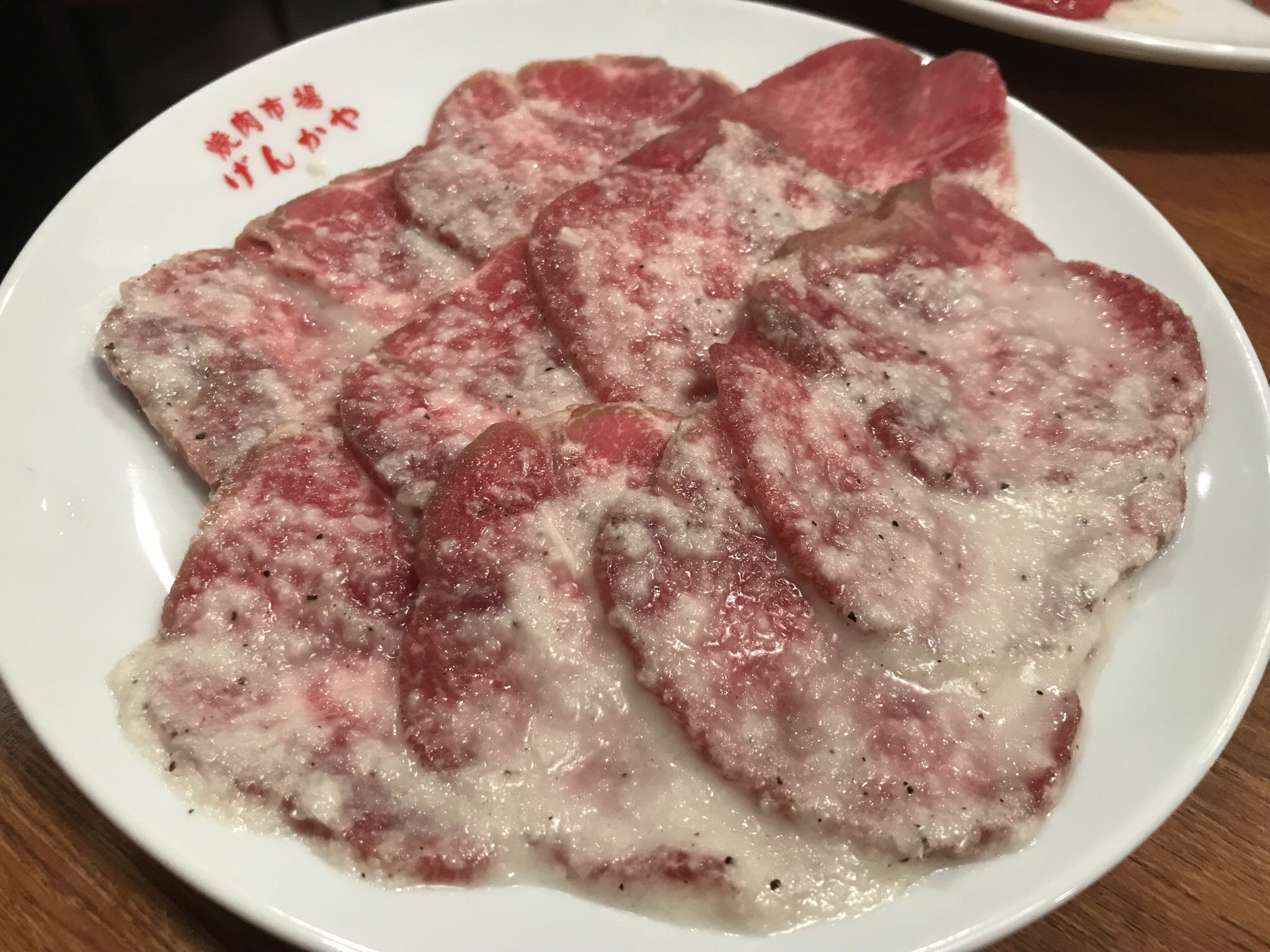 三ネ V Twitter 町田 げんかや 牛タン塩 カルビ ロース 塩ニンニク砂肝 大体の物が290円で食える 石焼ビビンバや酒も290円 牛タンは390円 ものによっては成形肉っぽいけどどれも美味い 特にロースが美味い コスパは 三ネ V Twitter 町田 げんかや 牛タン塩 カルビ ロース 塩ニンニク砂肝 大体の物が290円で食える 石焼ビビンバや酒も290円 牛タンは390円 ものによっては成形肉っぽいけどどれも美味い 特にロースが美味い コスパは