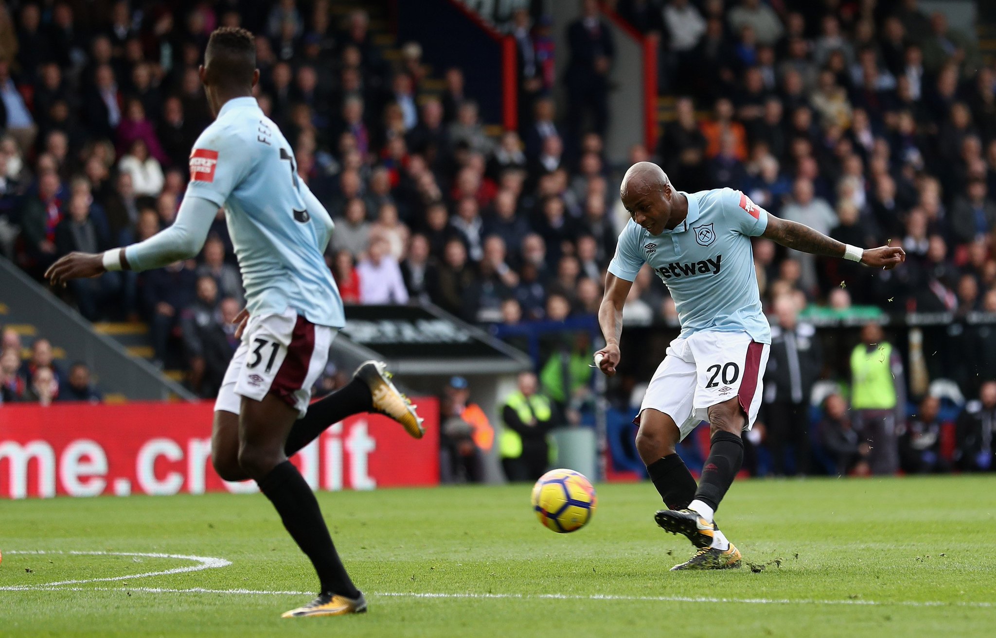 Happy birthday Andre Ayew, who remembers this strike at Selhurst Park?   . 