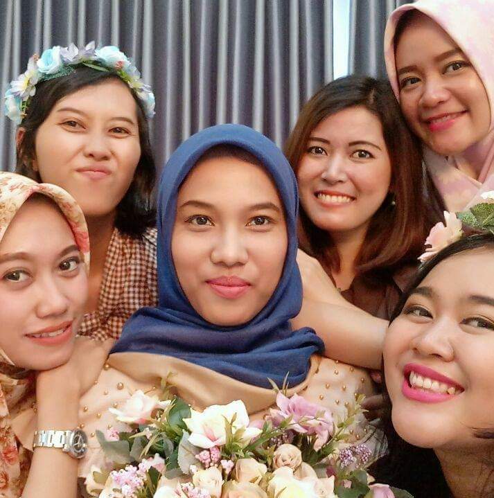 tabita_ok's tweet photo. @newsplatter 4 muslim , 2 kristen, dan kami bersahabat selama 14tahun https://t.co/C30aTbUipZ