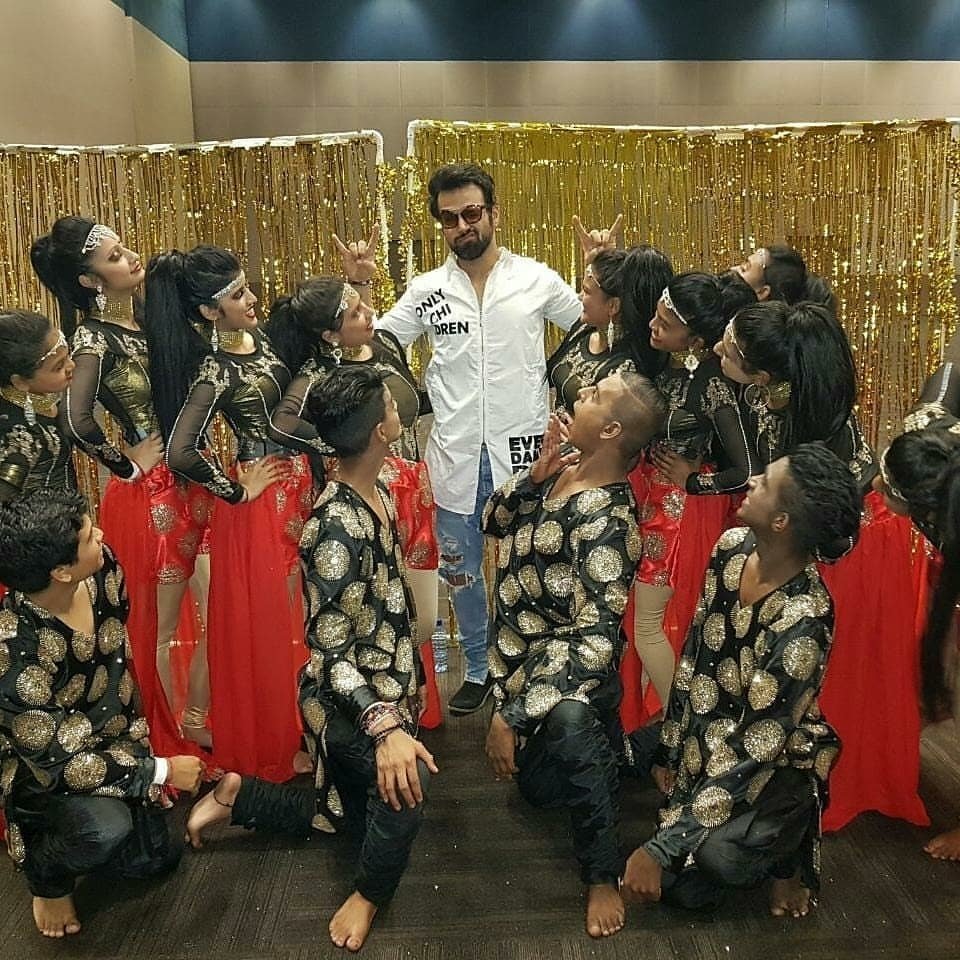 AshvikRithAsha's tweet photo. logasen.moodley post'LMDC TOGETHER WITH INTERNATIONAL STAR RITHVIK DHANJANI @rithvik_RD
#rithvik_d
3 HOURS AGO https://t.co/ri4V8xKZRa
