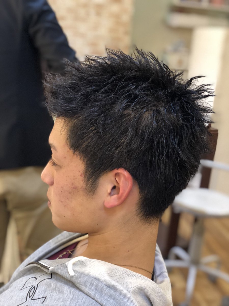 宮川太志 Hairmakefrei 代表 Auf Twitter 短髪パーマ ツイストで短髪でも個性的 誰にも真似できないお洒落なスタイルに 最高のパーマ B2cメンズ メンズパーマ ツイストパーマ