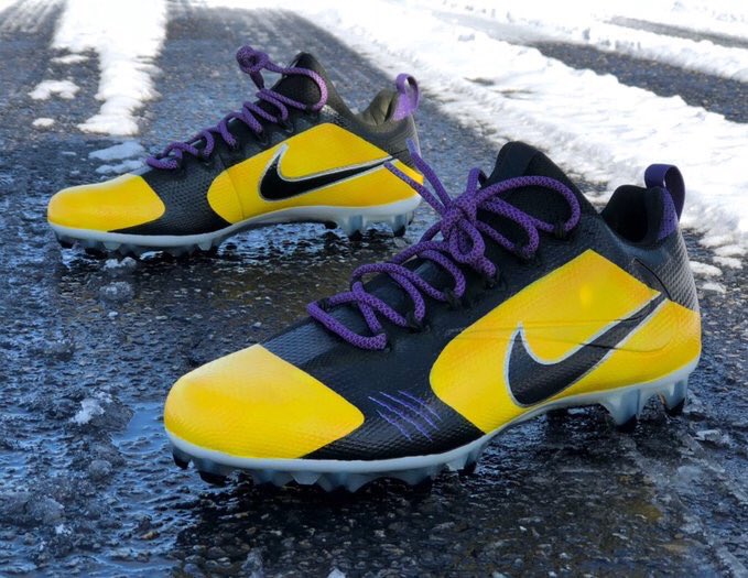 custom kobe cleats